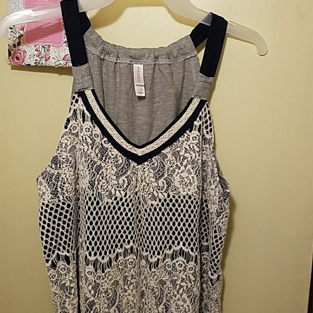 Xhilaration brand top